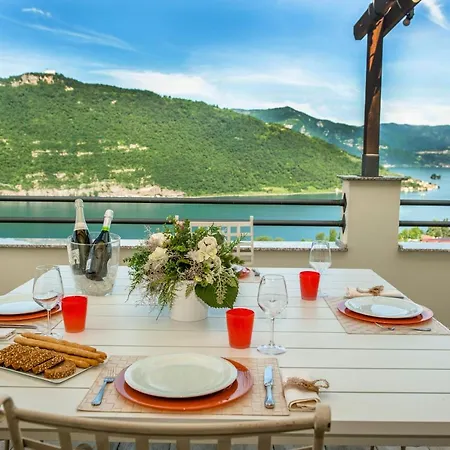 View 49 Sale Marasino